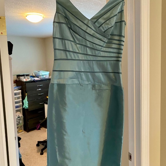 Womens Size 8 dress with matching jacket - Picture 4 of 7